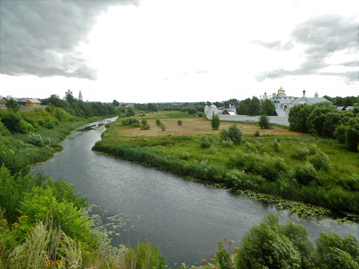 Суздаль. Смотровая площадка у стен Спас