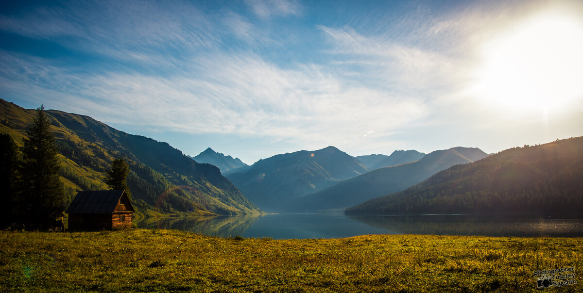 Баня на берегу озера Тайменного.