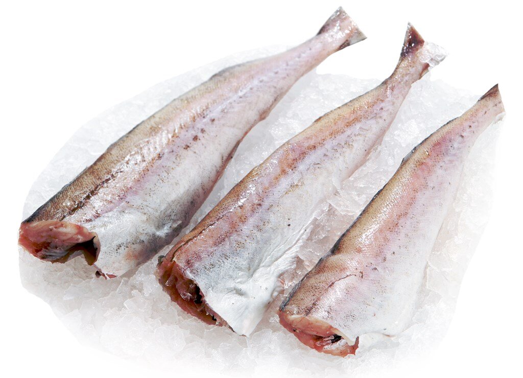 Выбирайте только свежую рыбу. У перемороженного минтая сухой хвостик.