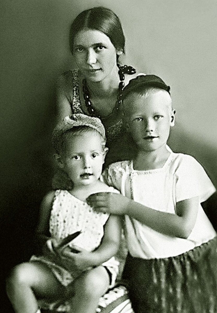 Екатерина Заболоцкая с детьми