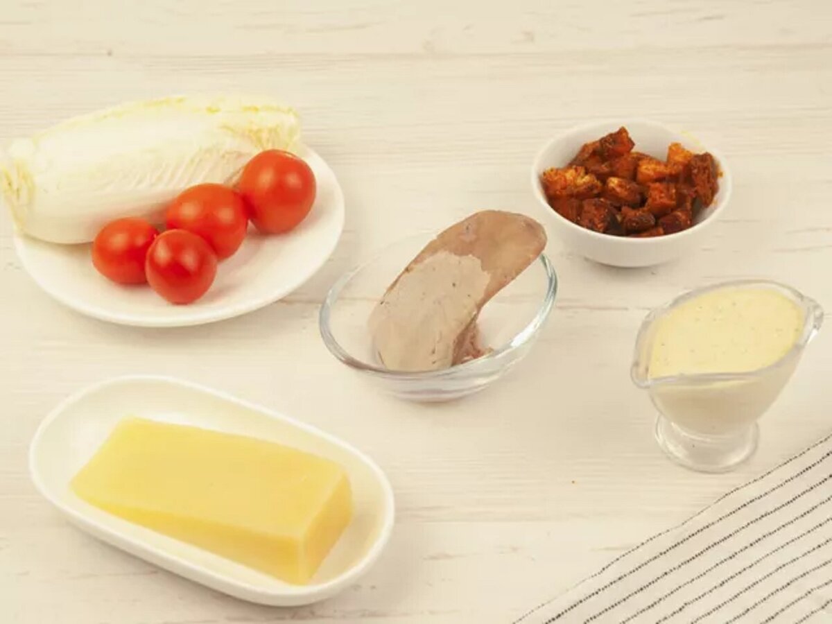 Салат Цезарь с языком