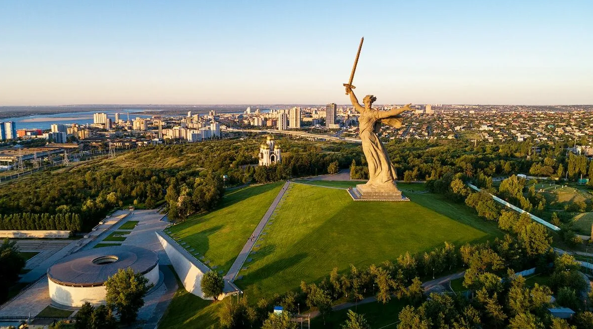 Длина волгограда вдоль волги