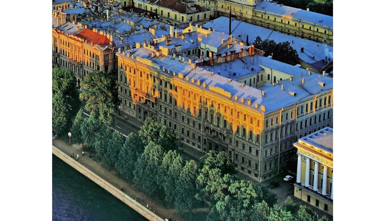 Дом Паулуччи, где располагалось общество взаимного поземельного кредита. Источник фото https://www.citywalls.ru/house5105.html?s=626sgqb61nsku0h39a1kh90lo1