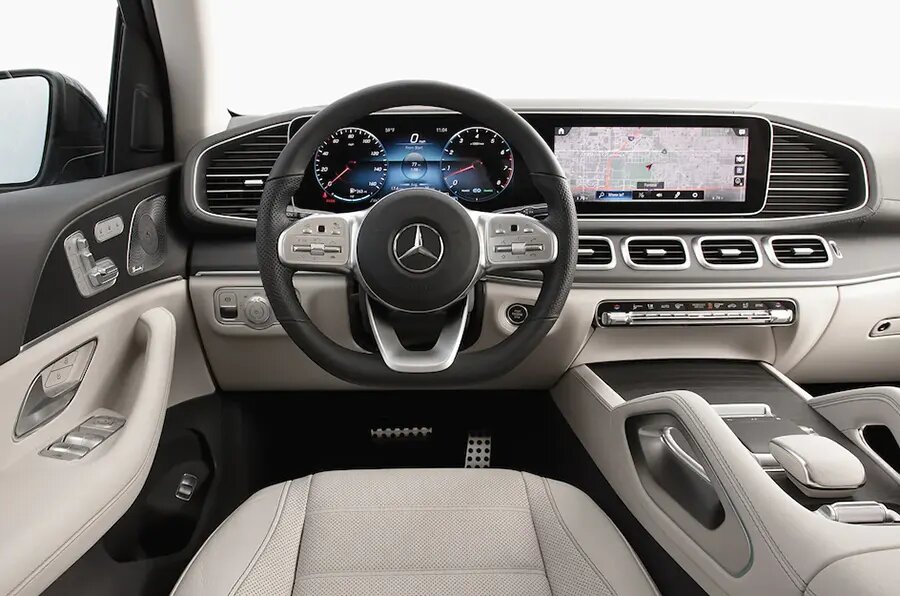 Люксовые семейные внедорожники: сравнение BMW X7, Cadillac Escalade ...