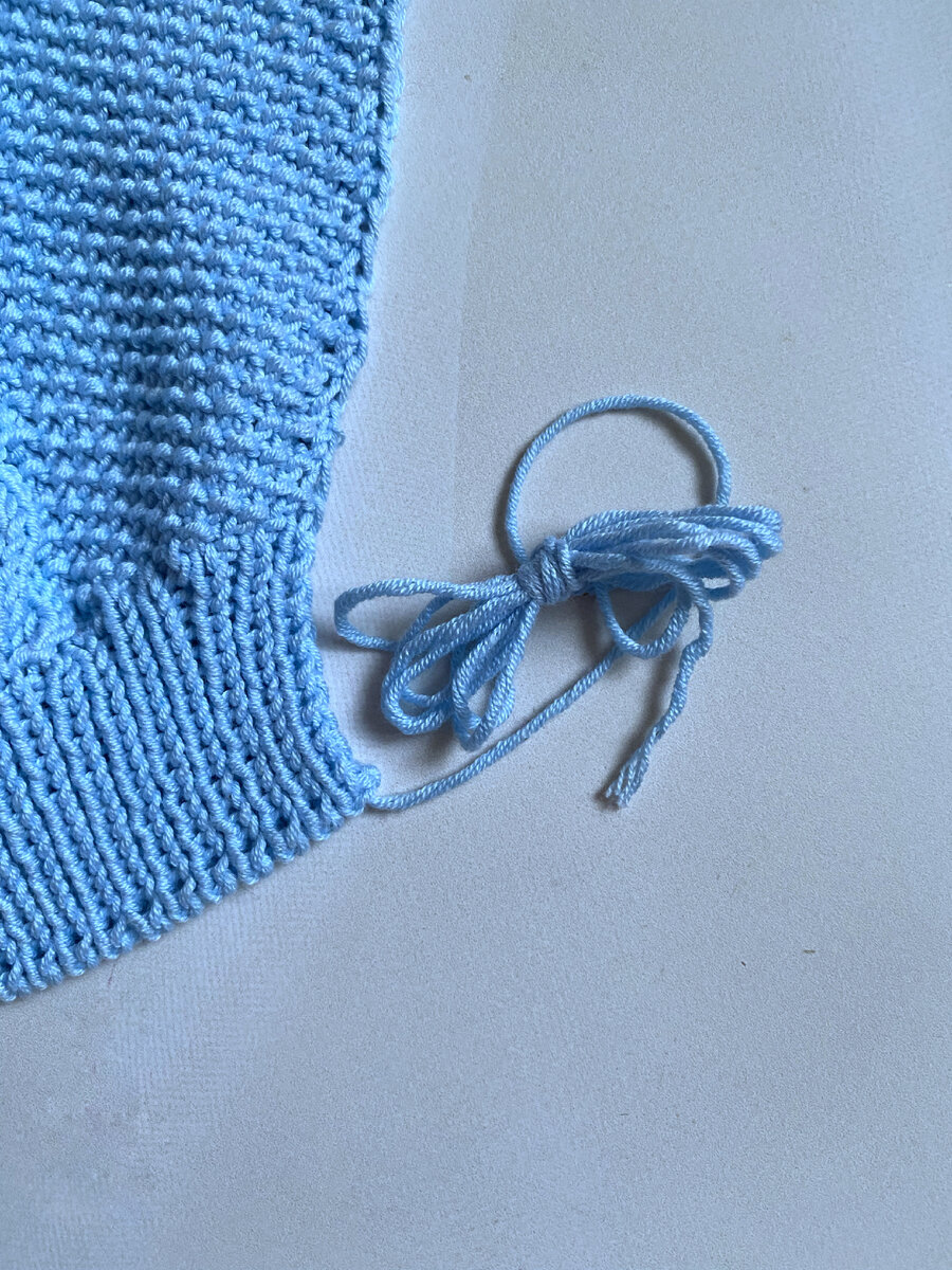 Этой ниткой я начну сшивать рукав