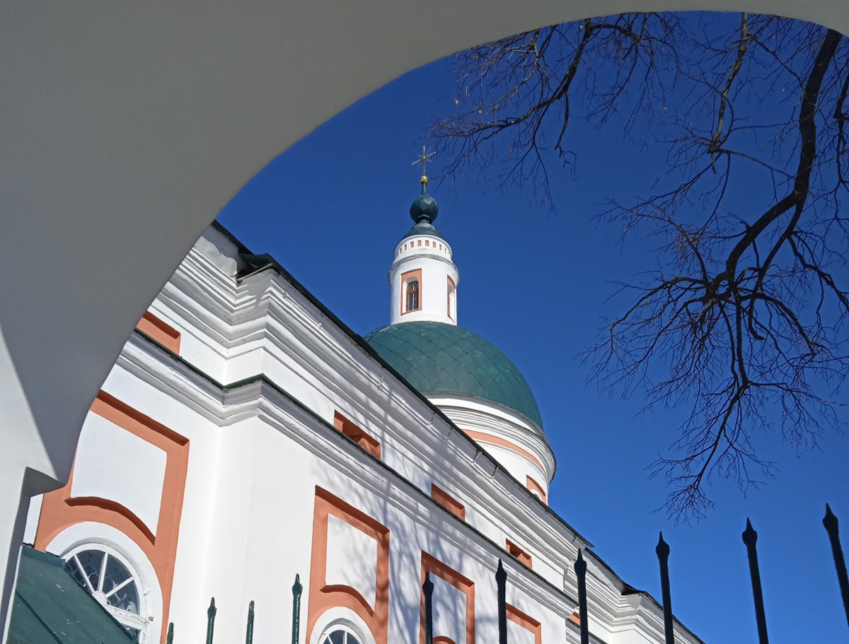 Нижние прыски храм