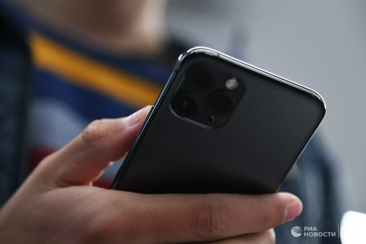 Смартфон в руках