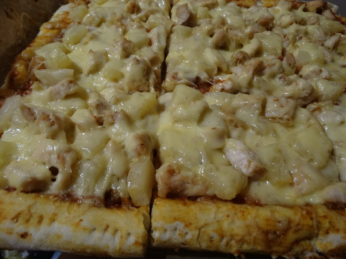 Пицца с курицей и ананасами от автора канала