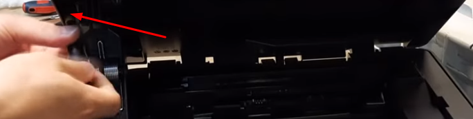 Стрелкой показан блок сканера