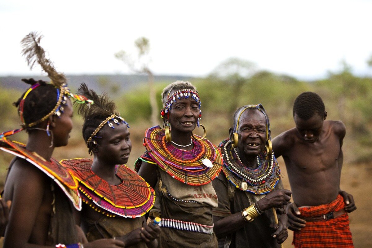 Могучее племя. Нилоты народ Африки. Племя нилоты. Пигмеи Тутси Масаи нилоты. Нилоты Масаи раса.