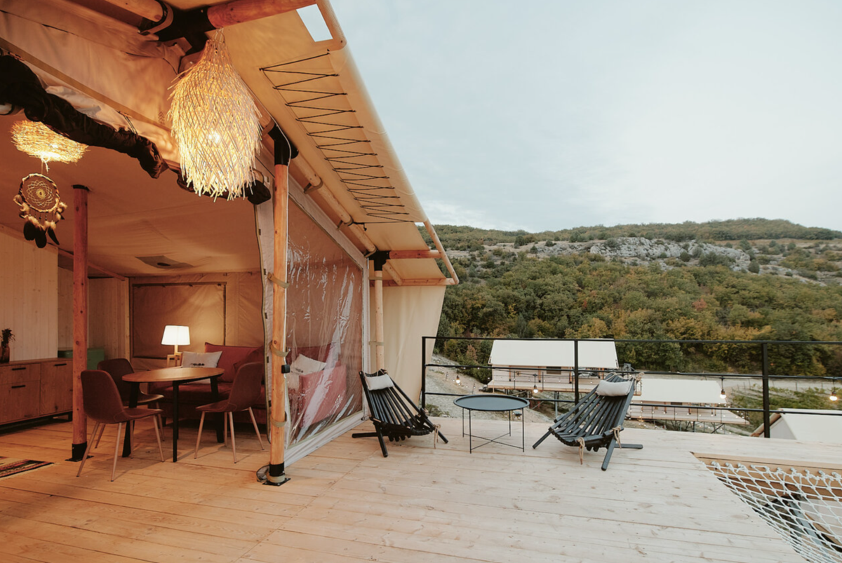 фото travel.yandex.ru, глэмпинг Мангуп