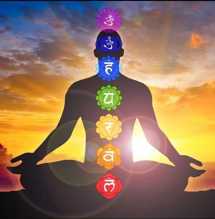  Когда человек настраивается на определенный цвет, концентрируясь на энергетике этого цвета, формирует мысленно шар энергии этого цвета и посылает усилием воли в соответствующую чакру, то происходит процесс восстановления и настройка на здоровый фон больных органов. 