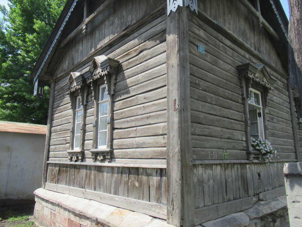 Водоразборная будка на территории краеведческого музея