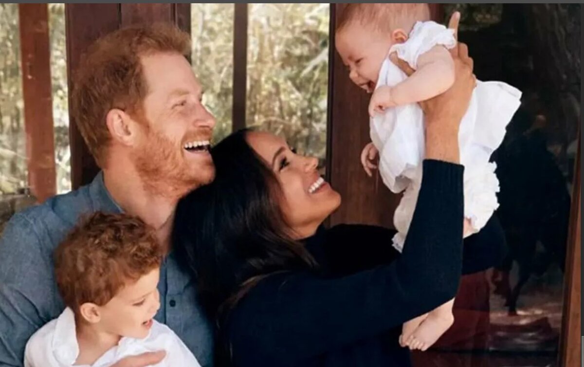     Меган Маркл и принц Гарри Фото: Соцсети