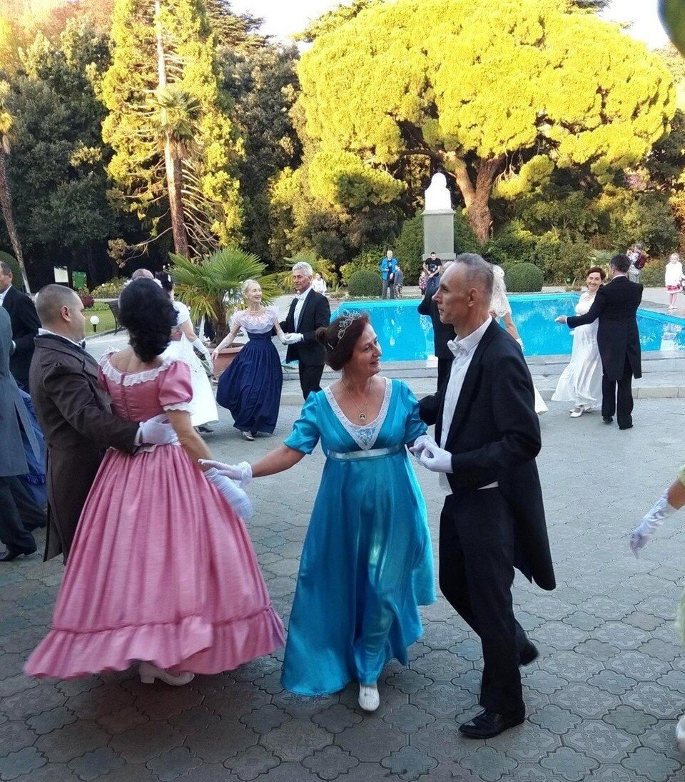     Бал в Никитском саду. Фото: Никитский ботанический сад (НБС-ННЦ РАН)/VK