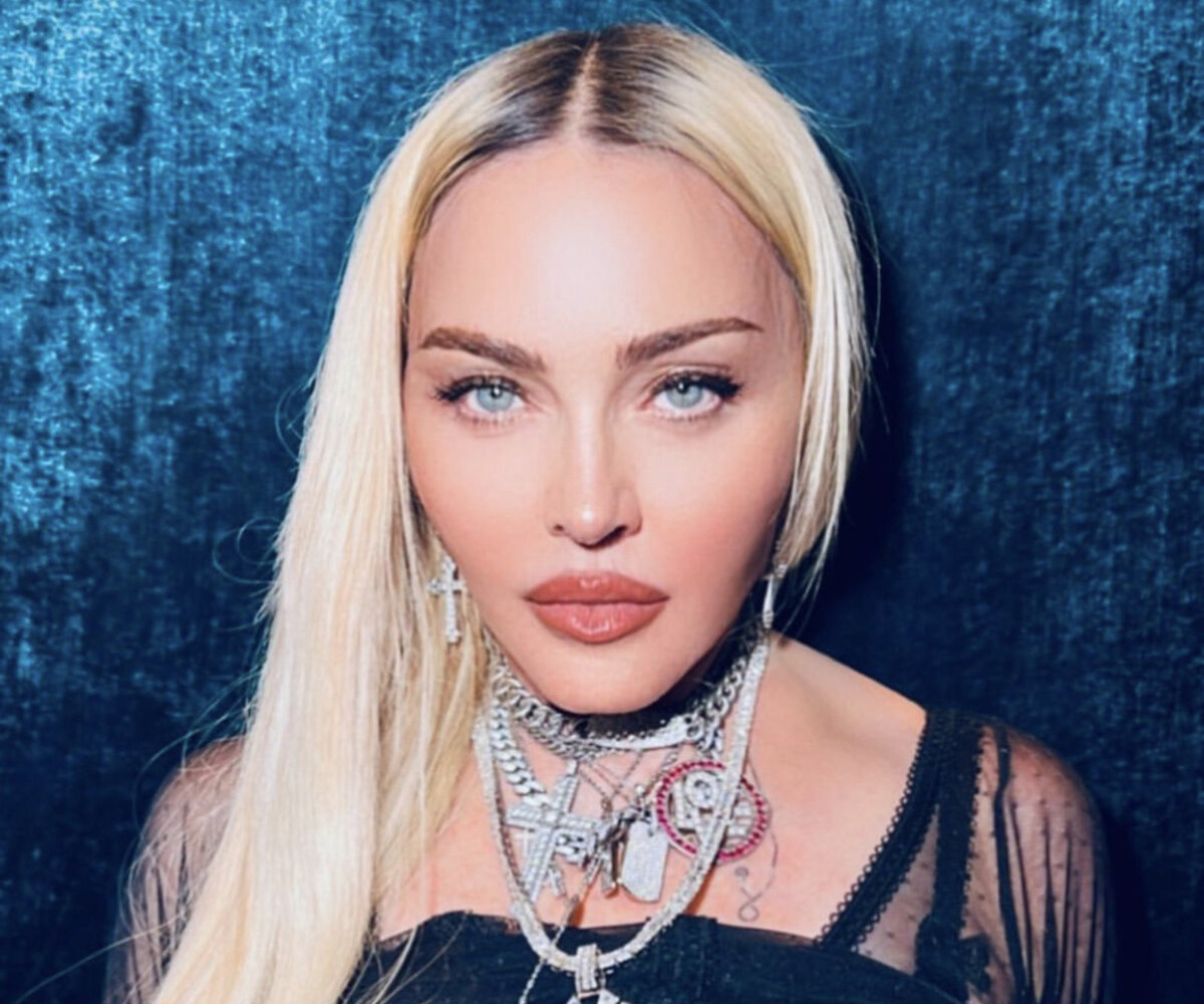     «Богиня прозрачной одежды»: Мадонна снялась в провокационных позах накануне дня рождения