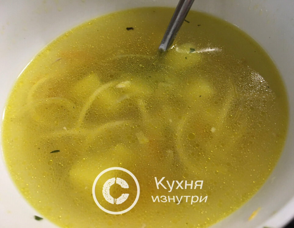 Как сделать бульон прозрачным: лайфхак для супа, заливного и холодца