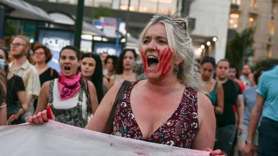 Demonstration in Athen gegen Femizide (im August) Foto: Louisa Gouliamaki / AFP
