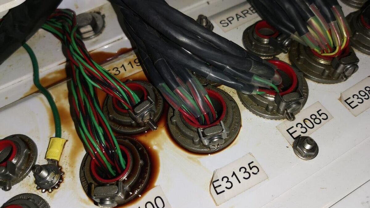    Одна из выявленных утечек на ГПА №24 КС "Портовая"© Фото : пресс-служба ПАО "Газпром"