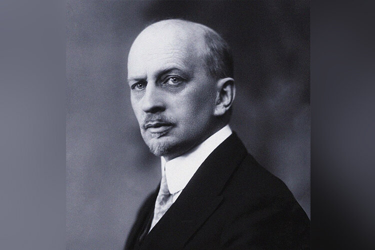    Ильин был наполовину немцем из хорошей дворянской семьи