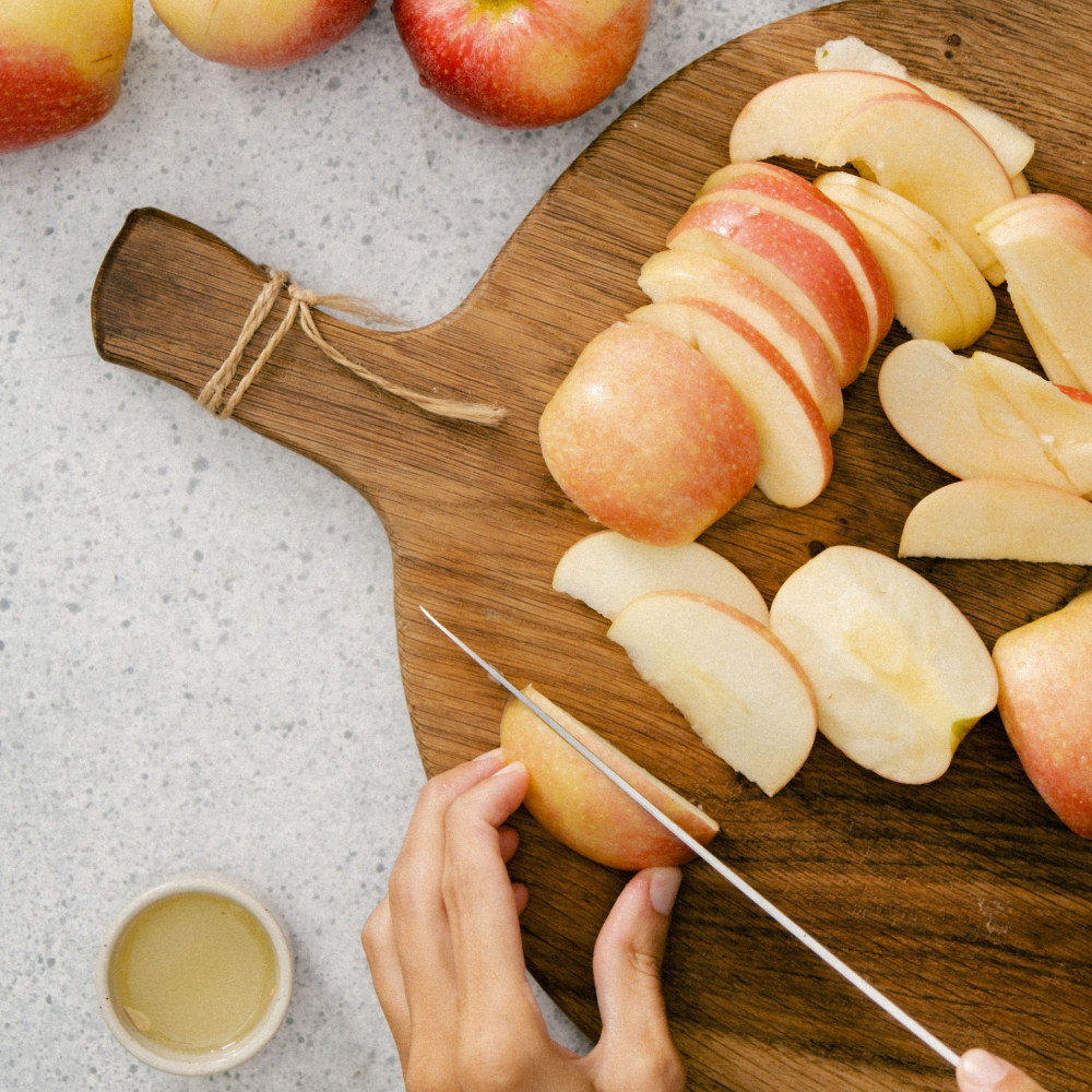 Рецепт яблочного штруделя с корицей 🍎 | Книга рецептов Самоката | Дзен