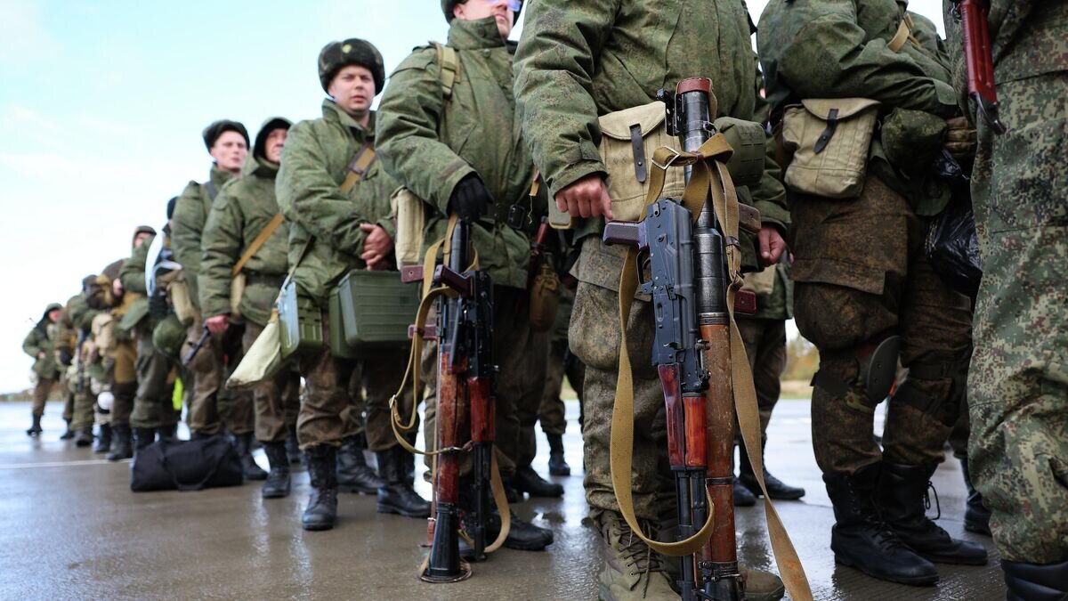    Отправка мобилизованных военнослужащих, прошедших полный цикл обучения, на Украину© РИА Новости / Виталий Невар