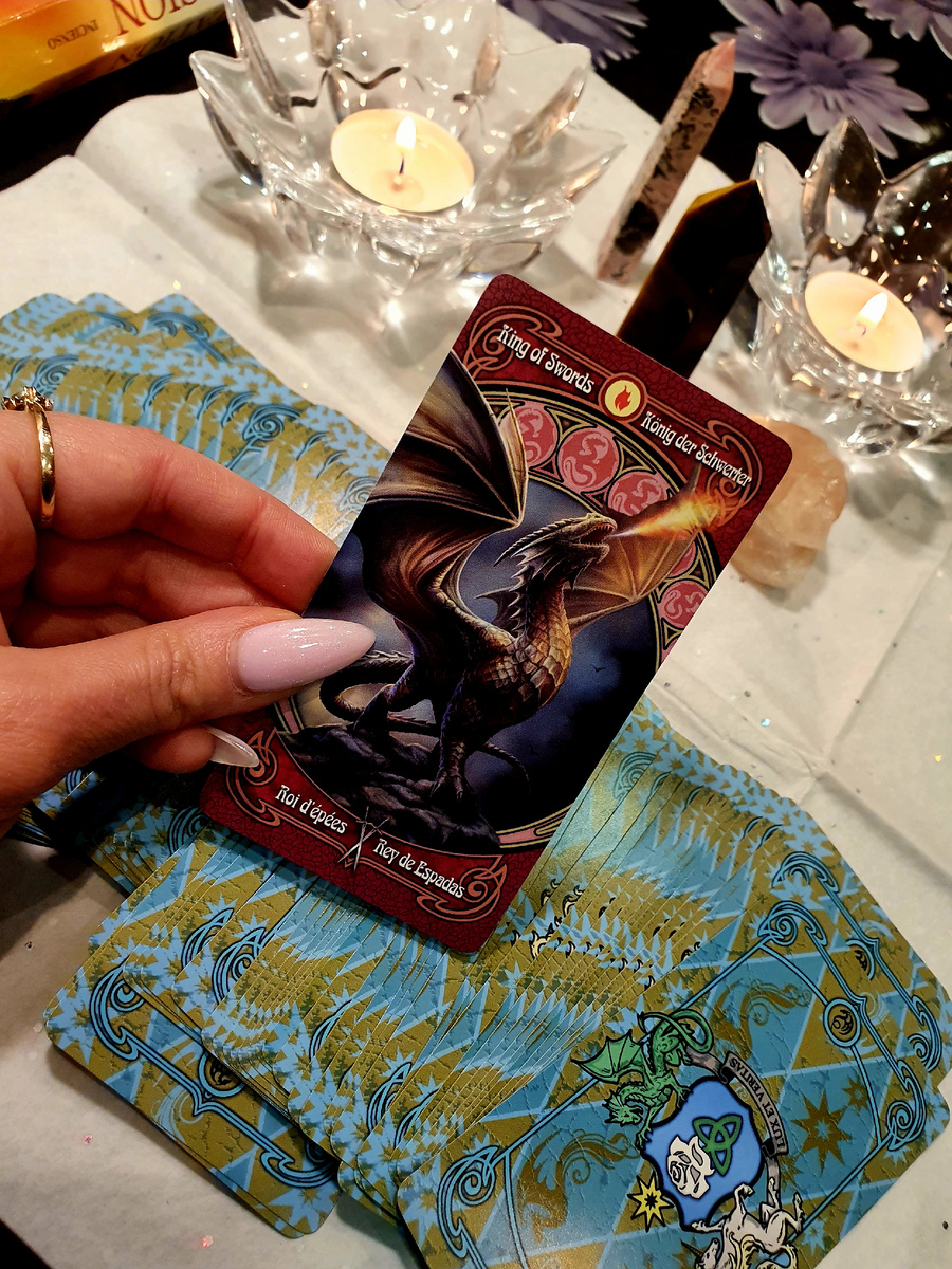 Король 👑  мечей 