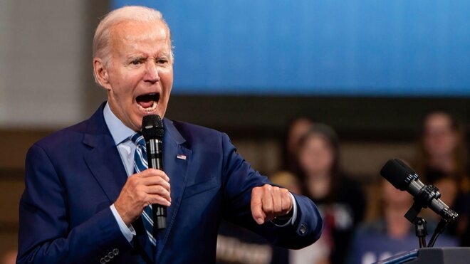 Где выход? Я спрашиваю где выход???