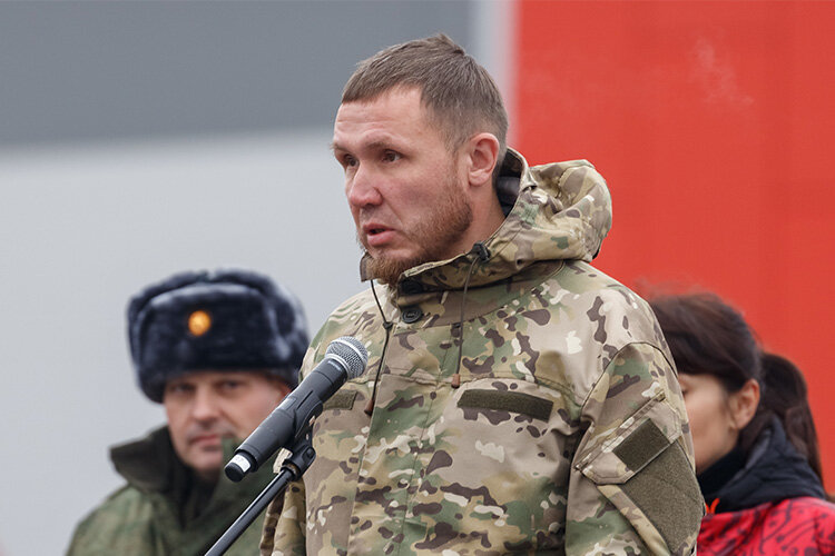    «О деньгах я даже не думал, да и сейчас не думаю. Деньги для бойцов — это просто приятный бонус. Я туда собирался ехать по идеологическим причинам, мониторил всю ситуацию еще с 2014 года, очень болел душой за происходящее»