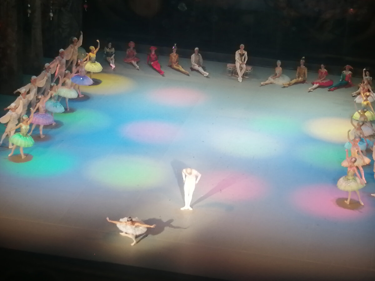 Вот так выглядела сцена почти все время.