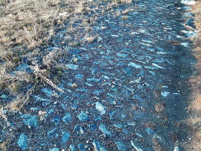 Так уж повелось, что любую маломальскую дорогу, вымощенную камнями, на территории Челябинской области принято называть Екатерининским трактом