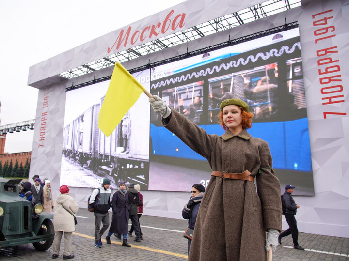     На Красной площади развернулся музей под открытым небом. / АГН «Москва»