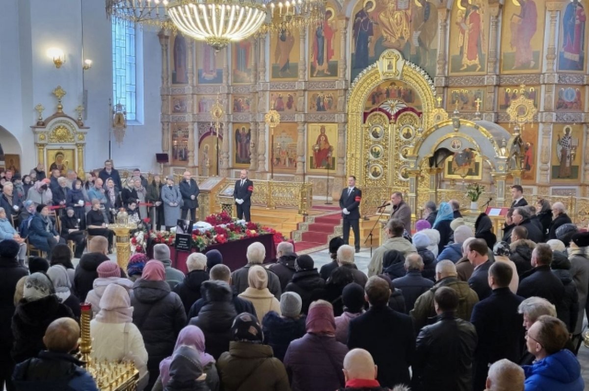    В кафедральном соборе Твери простились с профессором Вячеславом Воробьёвым