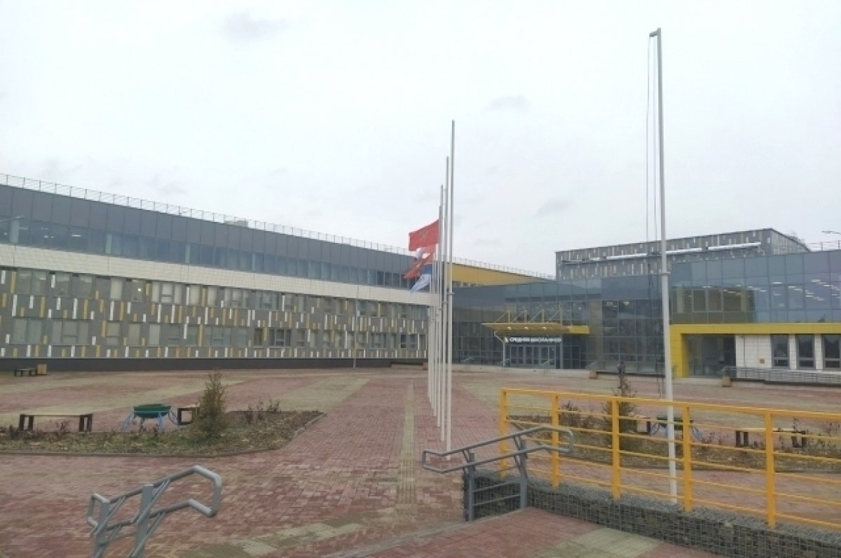    Школу строили два года, она обошлась почти в 2 млрд рублей.