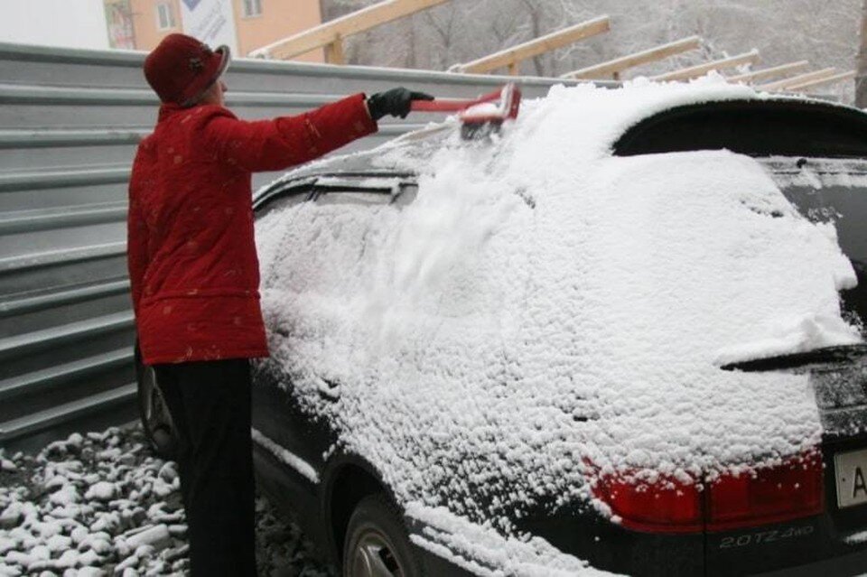     На дорогах уже работает спецтехника Олег УКЛАДОВ