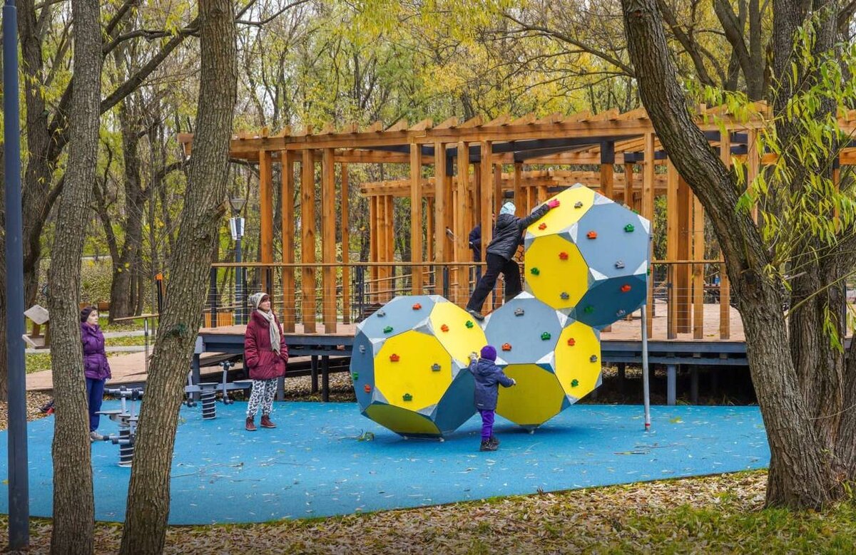 Детская площадка Шелби в парке Яуза