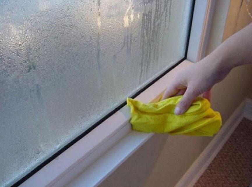 Конденсат на окнах, почему потеют и чем смазывать уплотнители пластиковых окон