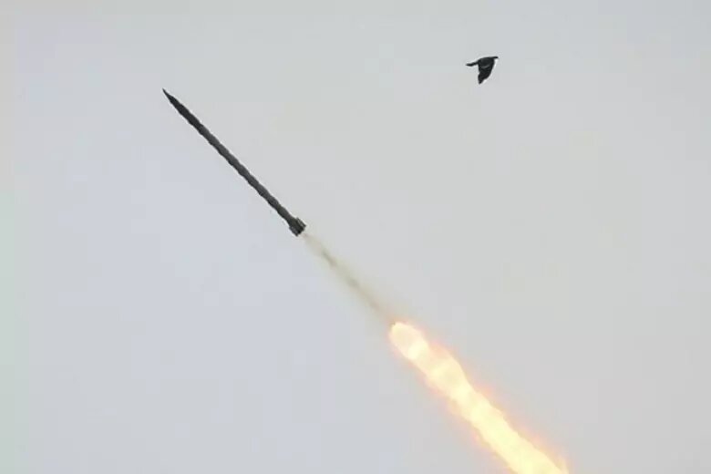 Лазер калина боевой. Полоса от самолета. Полоса от самолета. Обломки крылатой ракеты. Липецк сбитая ракета.