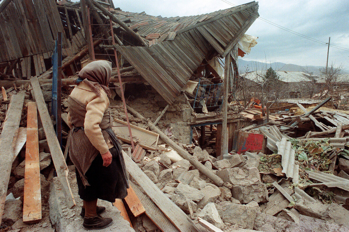 7 июля в армении. Спитак землетрясение 1988. Спитак и Ленинакан землетрясение. Армения Спитак землетрясение 1988 город. Город Спитак Армения землетрясение
