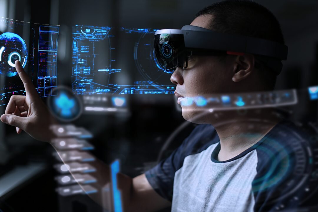 Наблюдать будущий. Технологии будущего. Компьютерные технологии будущего. Очки дополненной реальности. VR технологии.