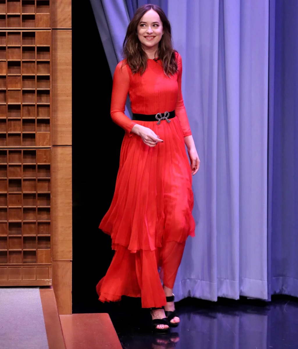 Дакота Джонсон: лучшие образы и платья | Позитивная Писательница | Дзен