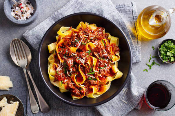 Паста с мясным рагу