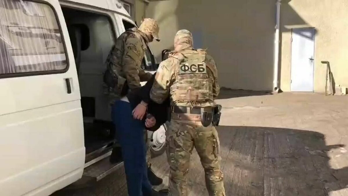     Ставрополец собрал самодельное зажигательное устройство и спрятал его в лесном массиве, сообщили в УФСБ России по Ставрополью.