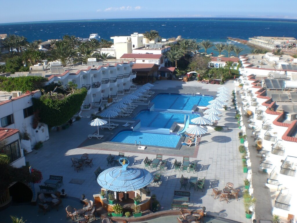 Территория отеля Sand Beach