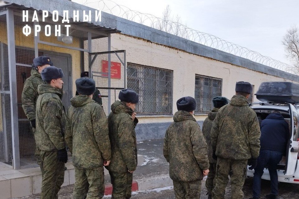     Посылки передали в воинскую часть,находящуюся в зоне СВО