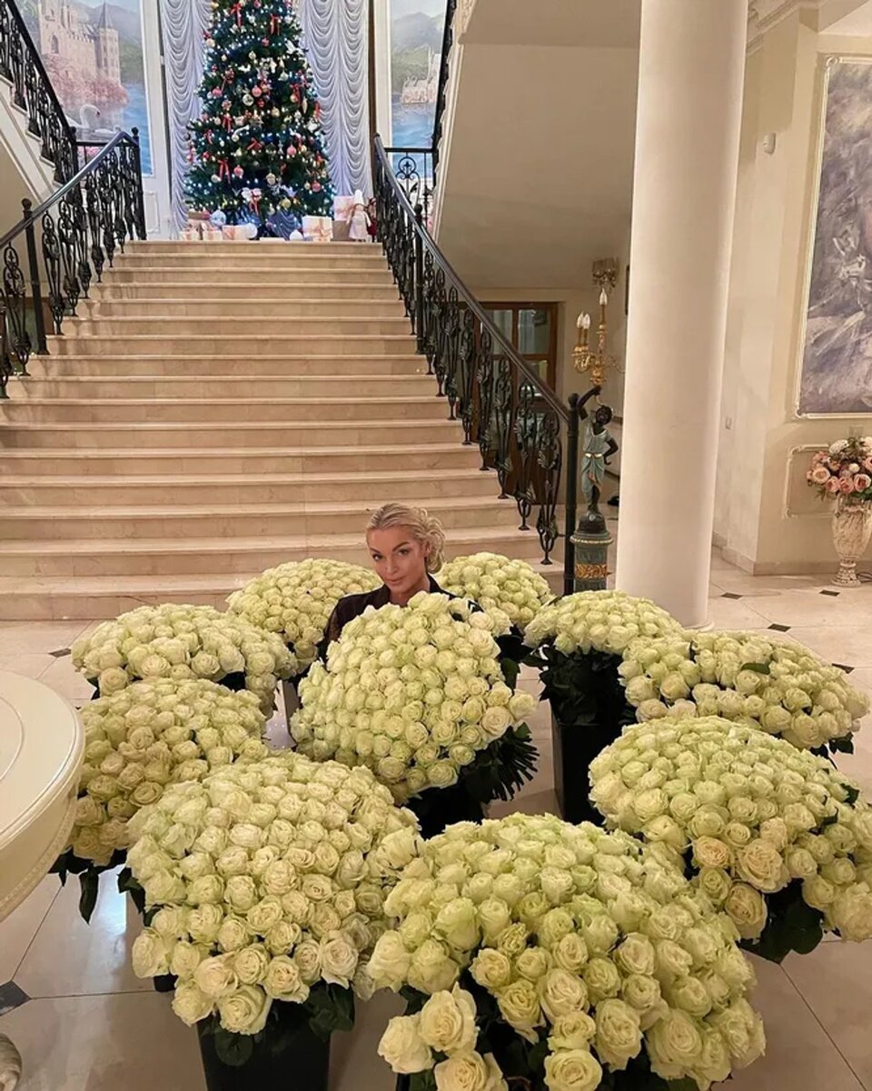    Анастасия Волочкова в своем особняке Фото: Инстаграм (запрещен в РФ)