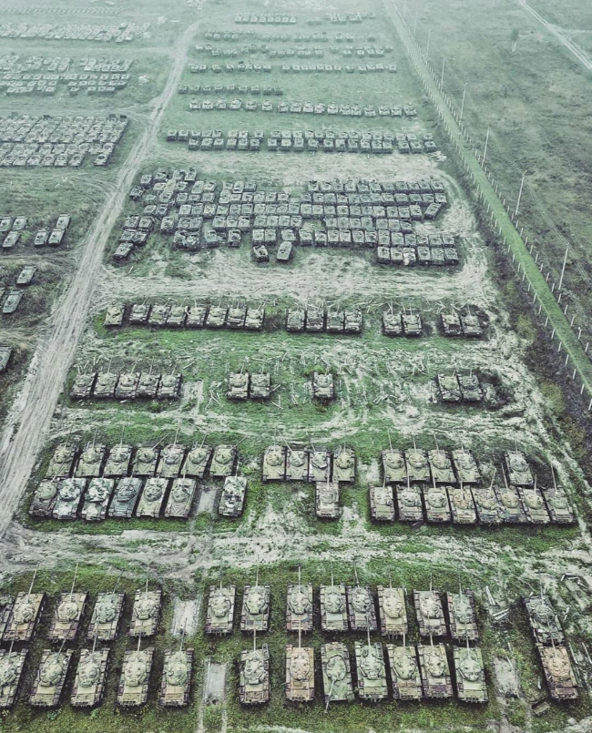 У нас даже танковые кладбища безумных масштабов. А сколько всего в резервах находится - просто страшно представить
