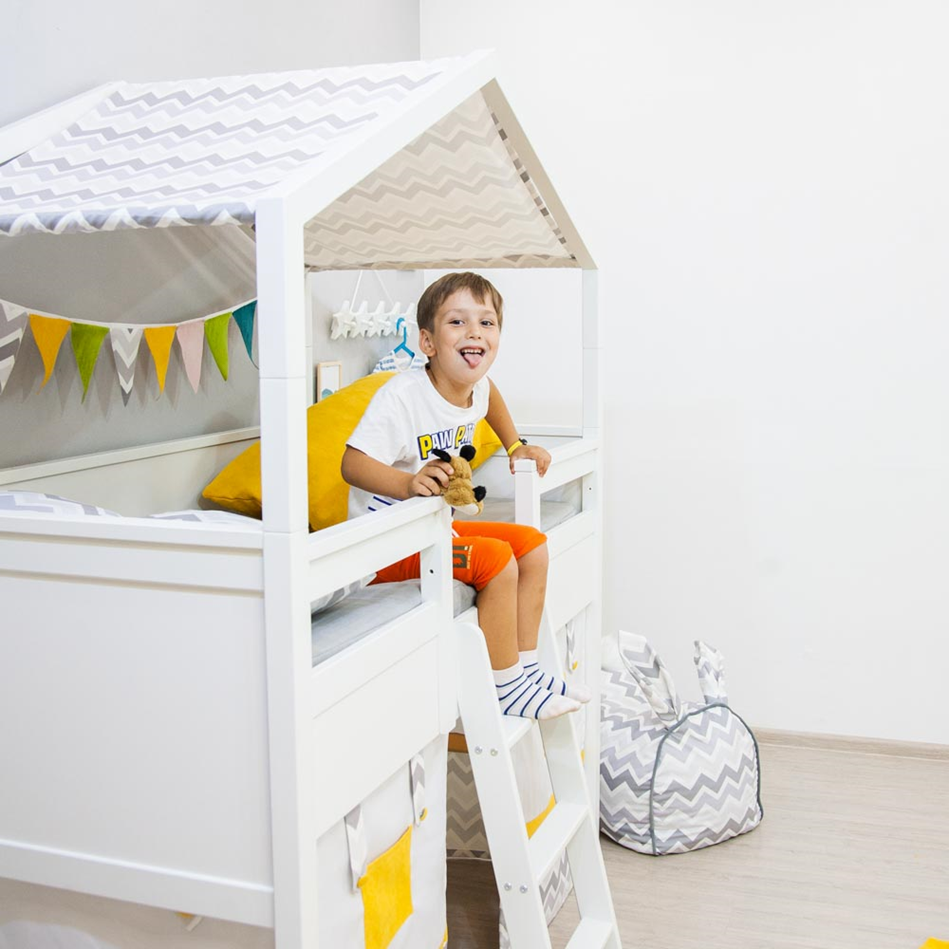 Кровать-домик - отдыхай и играй.