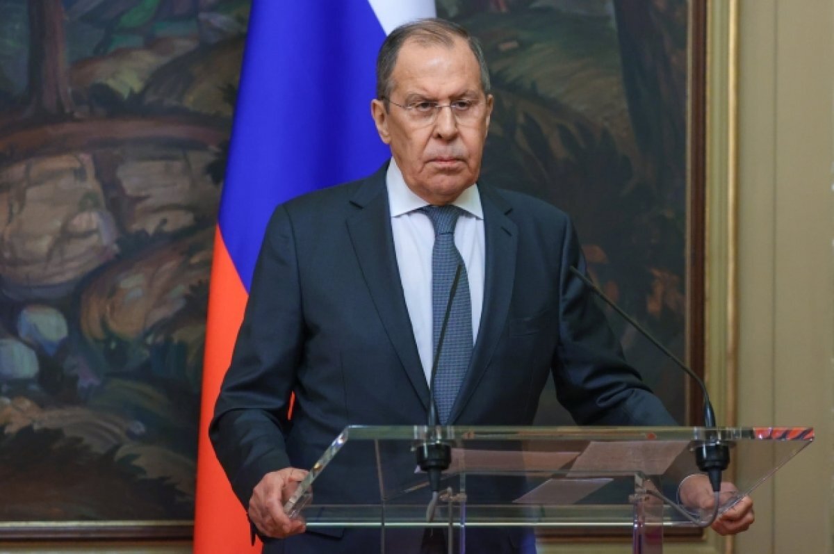    Лавров: Россия продолжит в 2023 году защищать важные для страны цели