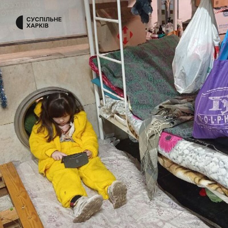    В Харькове с двух станций метро выселяют людей, которые жили там с весны